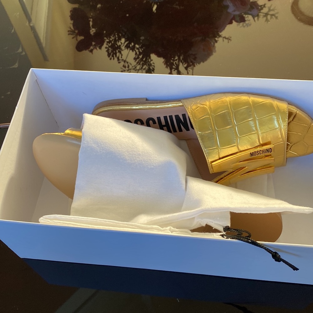 ✨ NWT Moschino Gold Croc Embossed M Logo Slide Sandals EU 37 🇮🇹 - Picture 16 of 16
